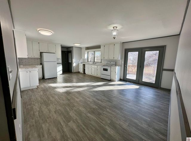 99 Deepwood Dr, Cadiz, KY 42211