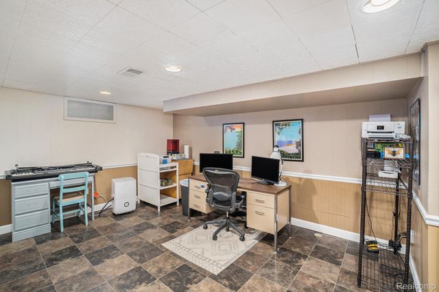 7545 Porter Road, Grand Blanc, MI 48439