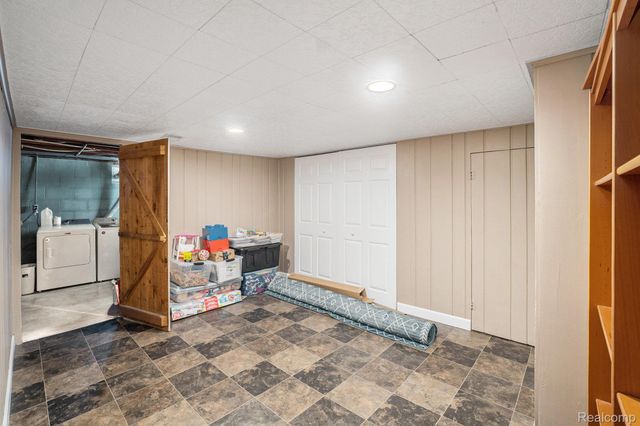 7545 Porter Road, Grand Blanc, MI 48439