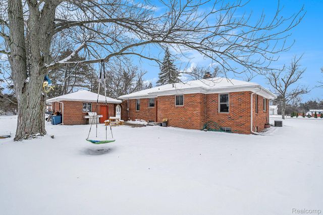 7545 Porter Road, Grand Blanc, MI 48439