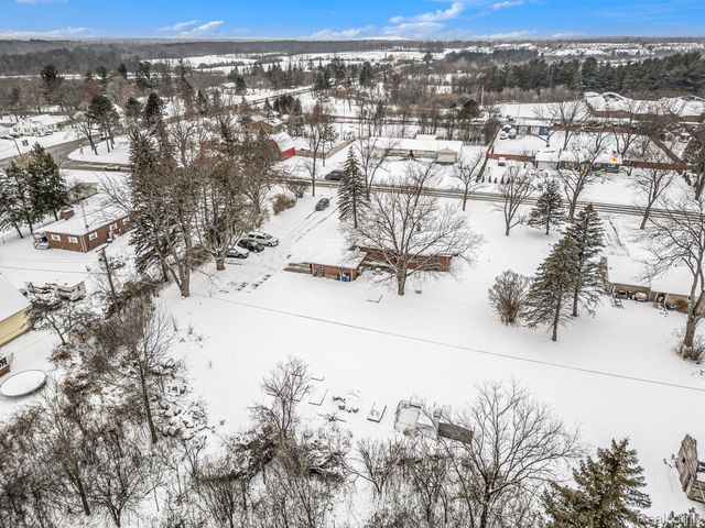 7545 Porter Road, Grand Blanc, MI 48439