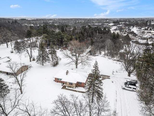 7545 Porter Road, Grand Blanc, MI 48439