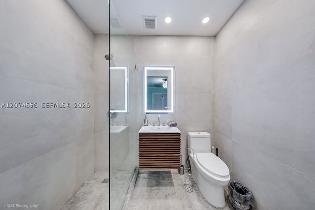 46 NE 43rd St, Miami, FL 33137