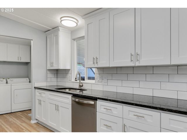 835 Se 1ST Ave 17, Canby, OR 97013