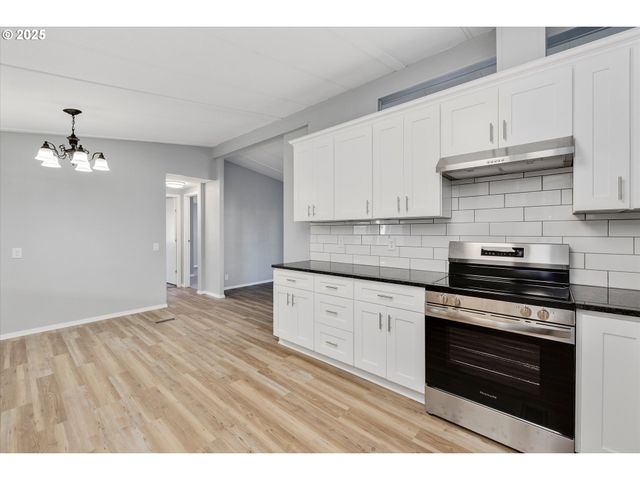 835 Se 1ST Ave 17, Canby, OR 97013