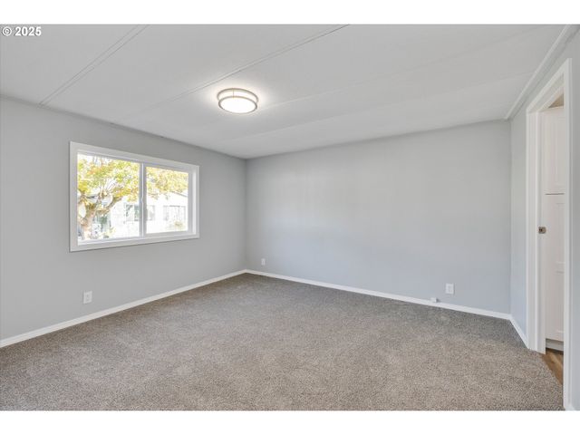 835 Se 1ST Ave 17, Canby, OR 97013