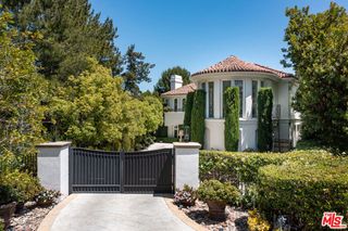 11730 Stonehenge, Los Angeles, CA 90077