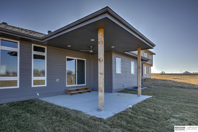 12029 Daniell Road, Bellevue, NE 68123