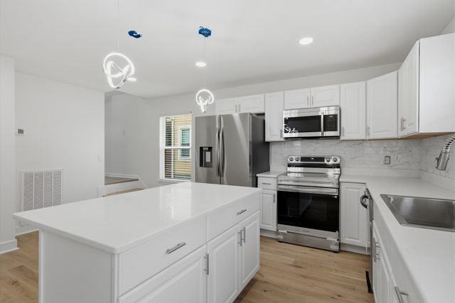 918 Phillips St, Nashville, TN 37208