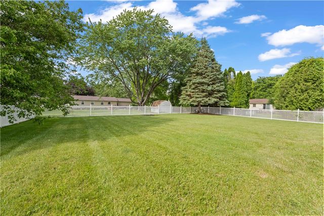 59 Long Wood Drive, Greece, NY 14612
