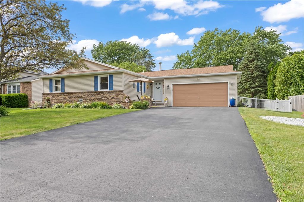 59 Long Wood Drive, Greece, NY 14612