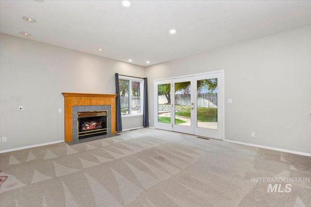 2298 Hillcrest Dr, Twin Falls, ID 83301