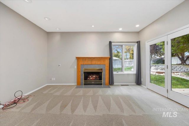 2298 Hillcrest Dr, Twin Falls, ID 83301
