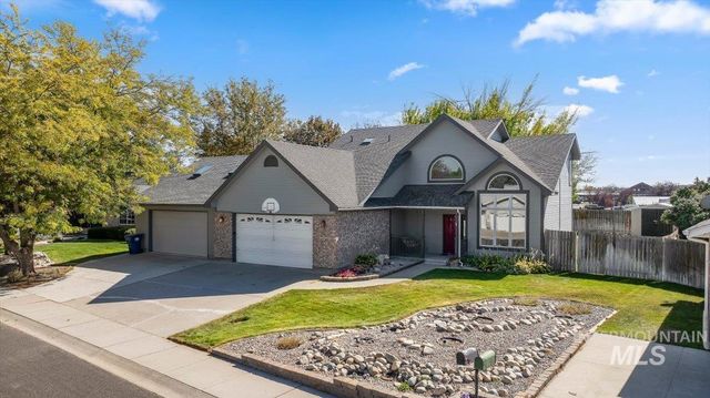 2298 Hillcrest Dr, Twin Falls, ID 83301