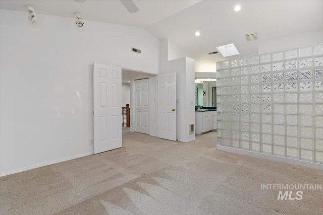 2298 Hillcrest Dr, Twin Falls, ID 83301