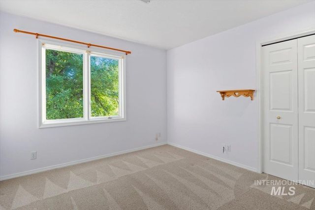 2298 Hillcrest Dr, Twin Falls, ID 83301