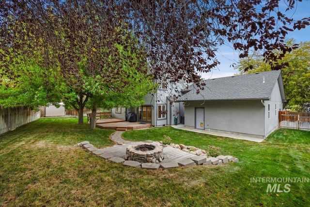 2298 Hillcrest Dr, Twin Falls, ID 83301