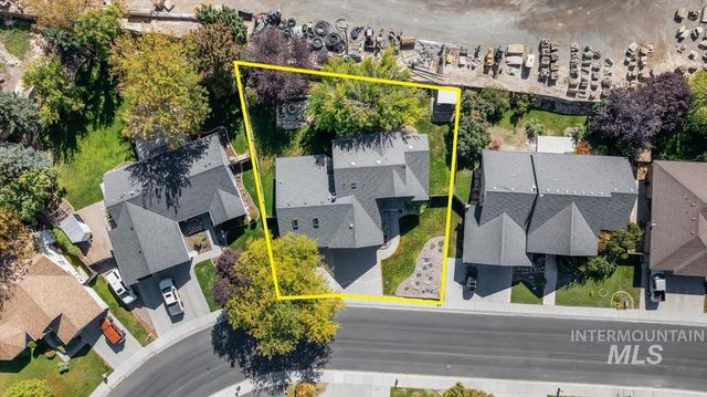 2298 Hillcrest Dr, Twin Falls, ID 83301