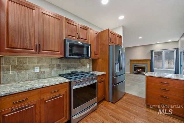2298 Hillcrest Dr, Twin Falls, ID 83301