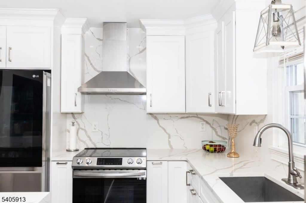 654 Succasunna Rd, Mount Arlington Boro, NJ 07850