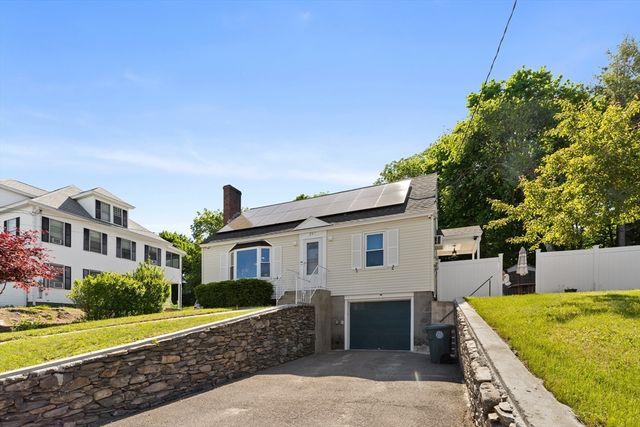207 Washington St, Leominster, MA 01453