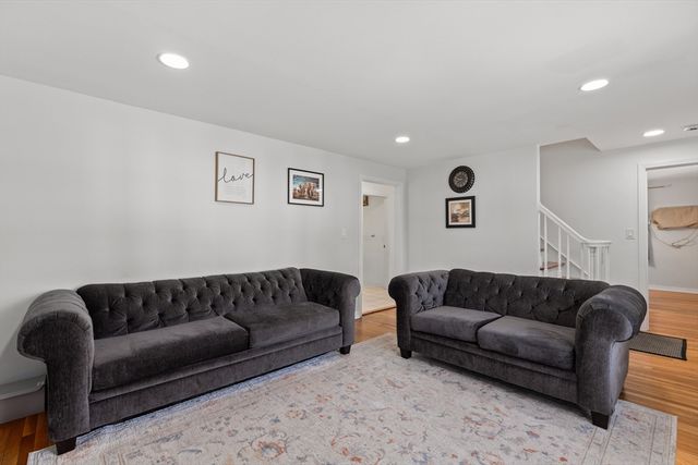 207 Washington St, Leominster, MA 01453