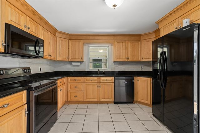 207 Washington St, Leominster, MA 01453