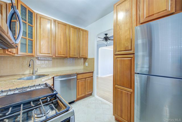 77-14 113th Street 4S, Forest Hills, NY 11375