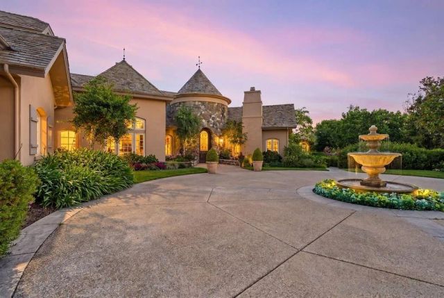 6253 Clubhouse Drive, Rancho Santa Fe, CA 92067