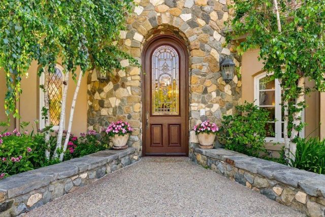6253 Clubhouse Drive, Rancho Santa Fe, CA 92067