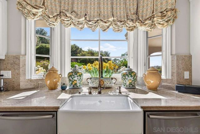 6253 Clubhouse Drive, Rancho Santa Fe, CA 92067