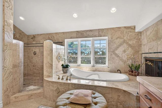 6253 Clubhouse Drive, Rancho Santa Fe, CA 92067
