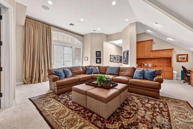 6253 Clubhouse Drive, Rancho Santa Fe, CA 92067