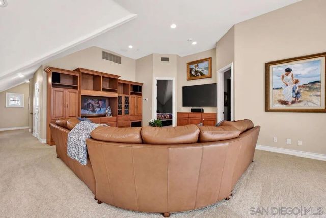 6253 Clubhouse Drive, Rancho Santa Fe, CA 92067