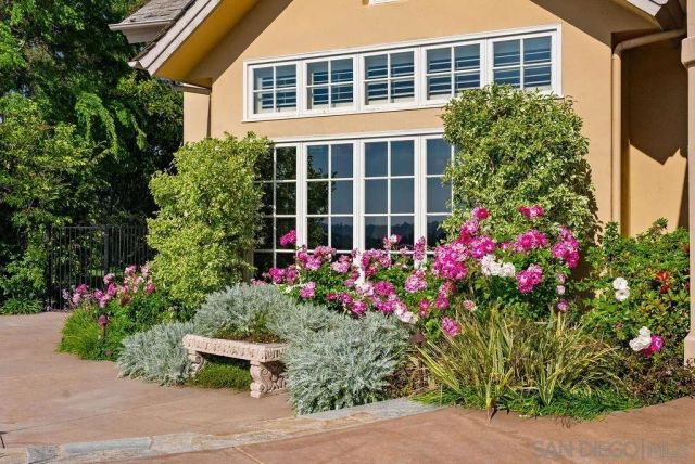 6253 Clubhouse Drive, Rancho Santa Fe, CA 92067
