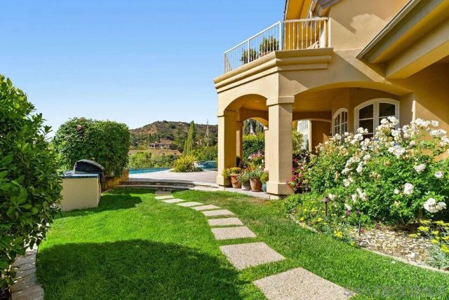 6253 Clubhouse Drive, Rancho Santa Fe, CA 92067