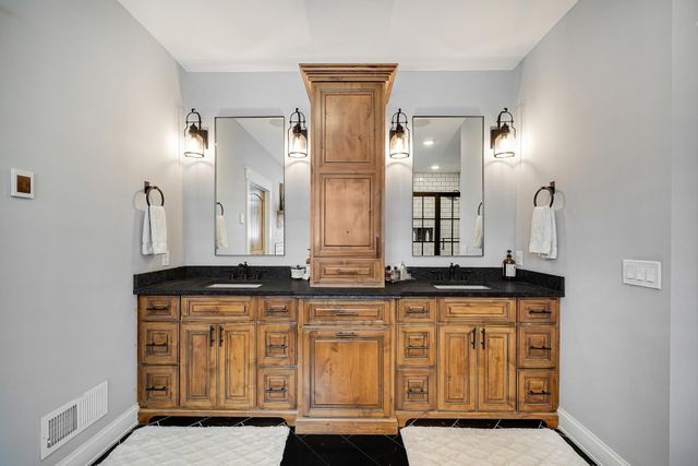 8524 Haeg Drive, Bloomington, MN 55431