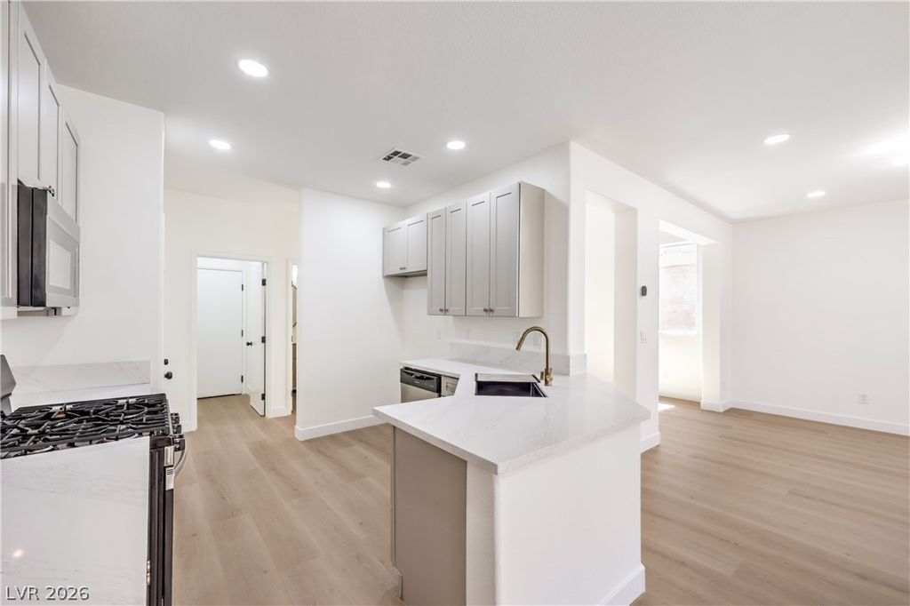 5927 Smokey Quartz Court, Las Vegas, NV 89011 — photo 3