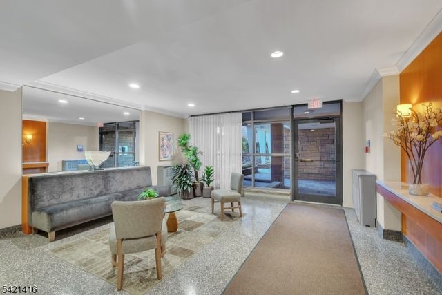 208 Anderson St, Hackensack City, NJ 07601