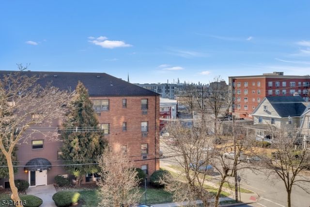 208 Anderson St, Hackensack City, NJ 07601