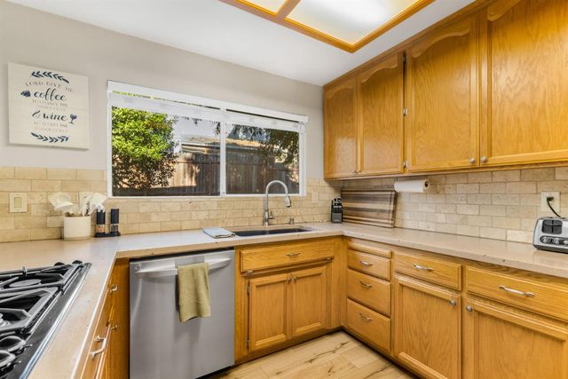 164 Rebecca Way, Folsom, CA 95630