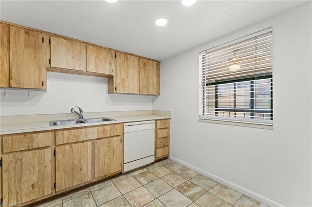 6142 Whiskey Creek DR 611, Fort Myers, FL 33919