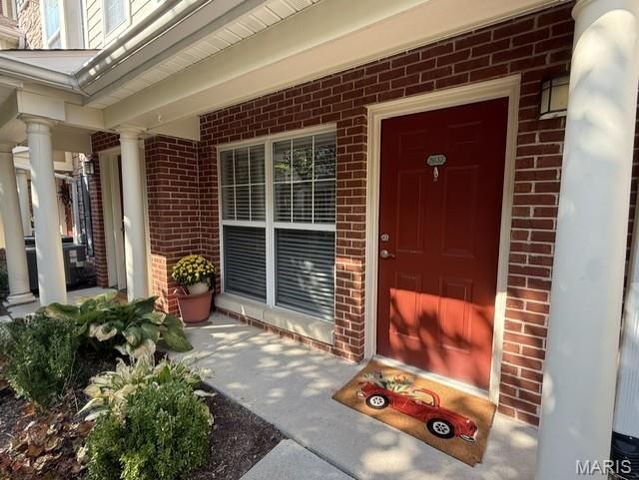 2632 McKnight Crossing Court, Rock Hill, MO 63124