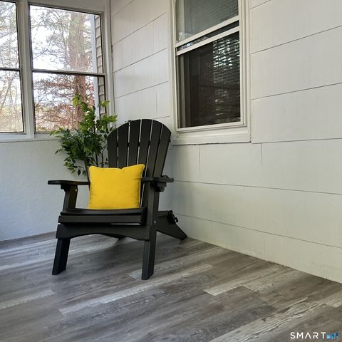 8 Rogers Place, Manchester, CT 06040