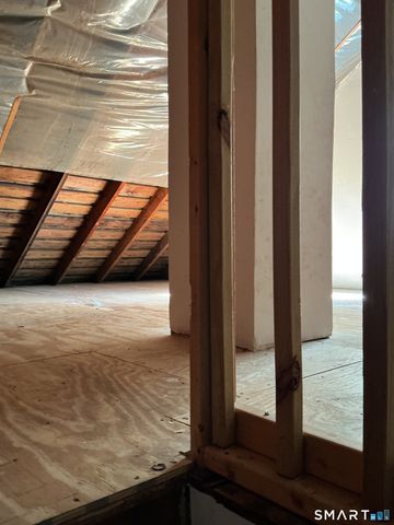 8 Rogers Place, Manchester, CT 06040