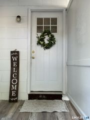 8 Rogers Place, Manchester, CT 06040