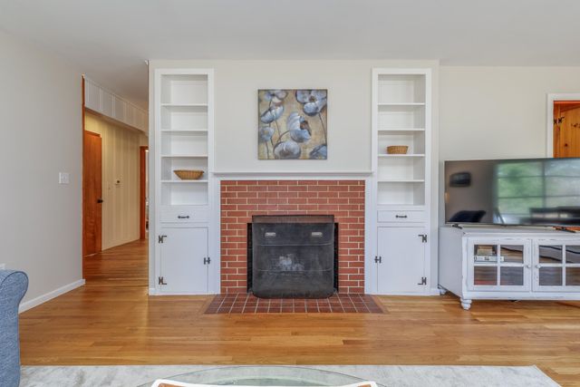 264 Briar Hill Road, Hopkinton, NH 03229
