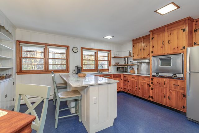 264 Briar Hill Road, Hopkinton, NH 03229