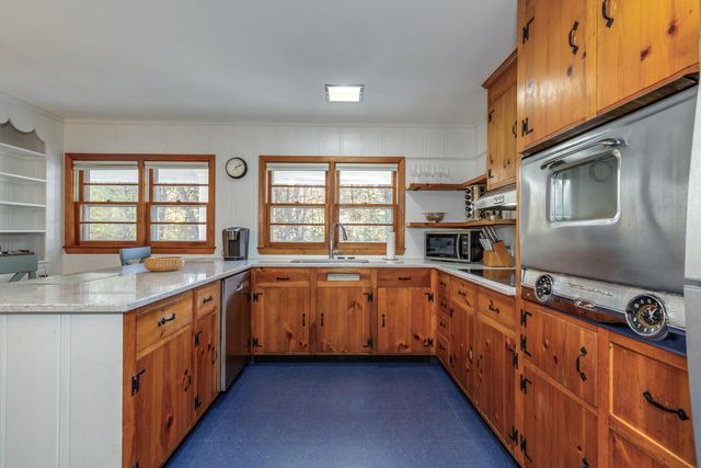 264 Briar Hill Road, Hopkinton, NH 03229