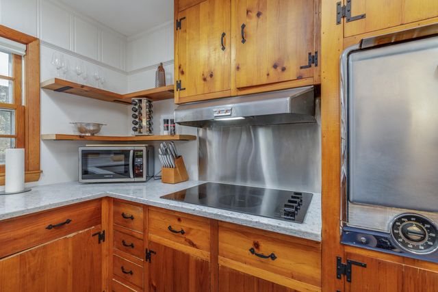 264 Briar Hill Road, Hopkinton, NH 03229
